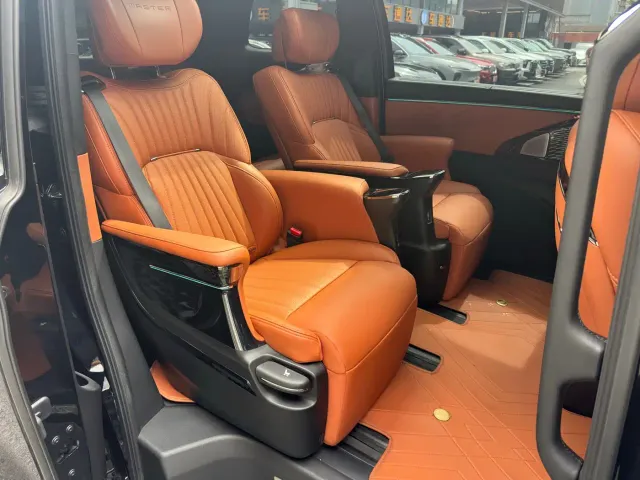GAC Trumpchi M8 — Фото автомобиля 18