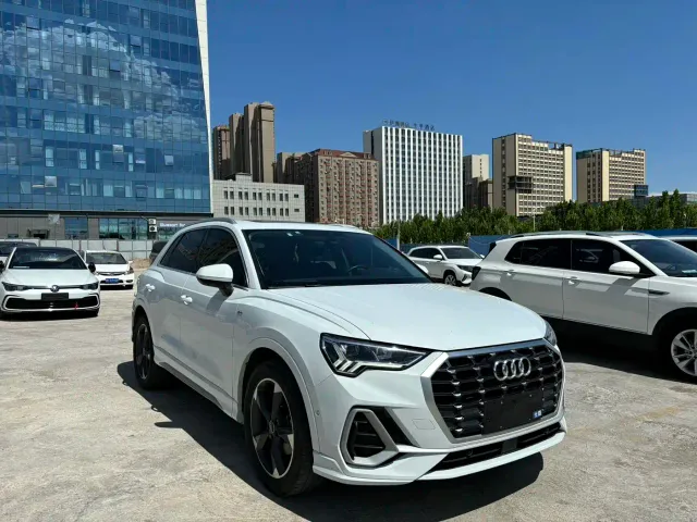 Audi Q3 — Фото автомобиля 3
