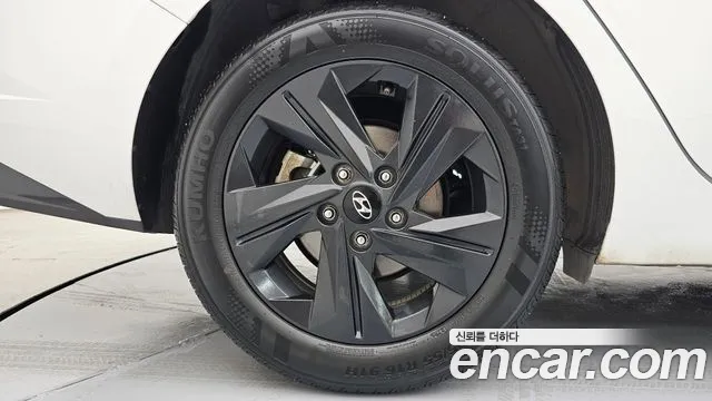 Hyundai AVANTE Avante (CN7) — Фото автомобиля 5