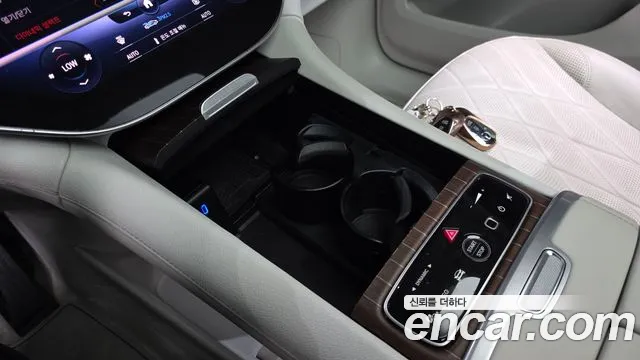 Mercedes-Benz EQS — Фото автомобиля 6
