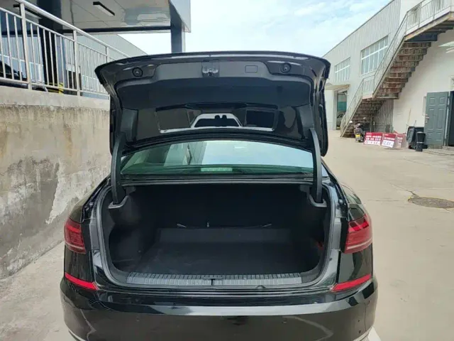 Volkswagen Passat — Фото автомобиля 18