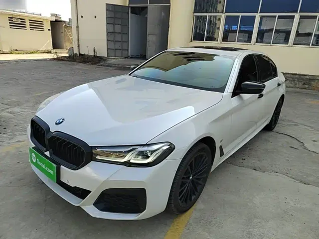 Фотография автомобиля — BMW 5 Series