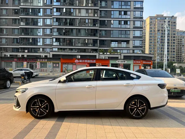 Geely Binrui — Фото автомобиля 5