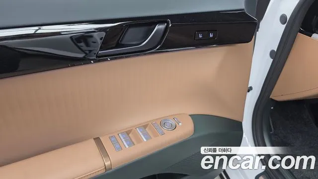 Hyundai Grandeur GN7 — Фото автомобиля 28