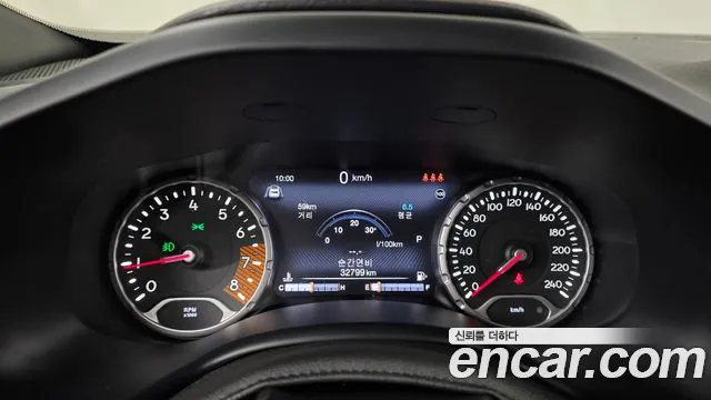 Jeep Renegade — Фото автомобиля 11