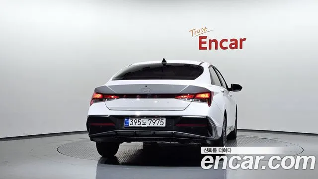 Hyundai Avante CN7 — Фото автомобиля 4