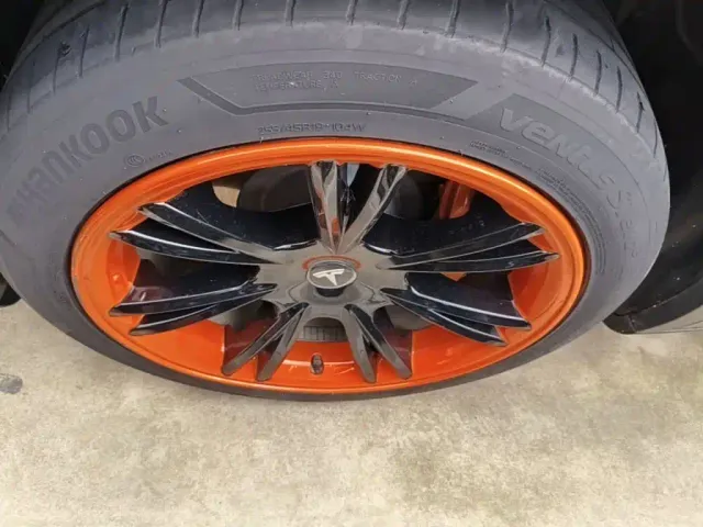 Tesla Model Y — Фото автомобиля 22