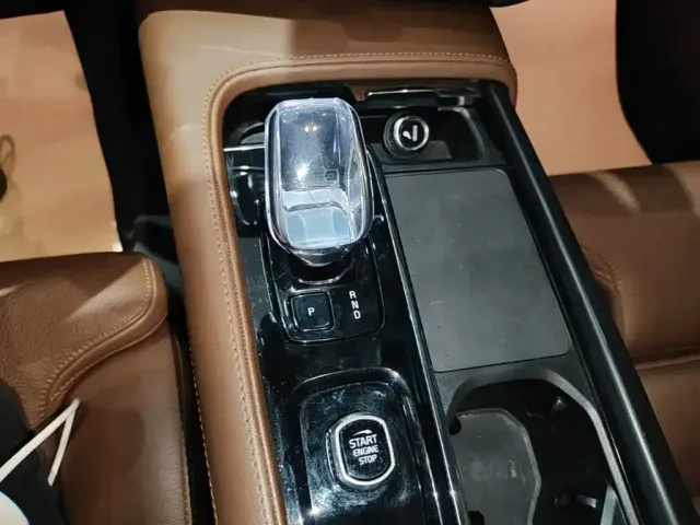 Volvo S90 — Фото автомобиля 13