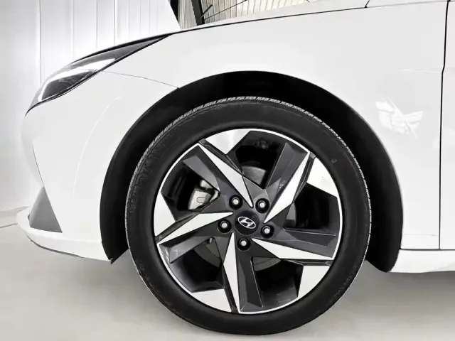 Hyundai Elantra — Фото автомобиля 7