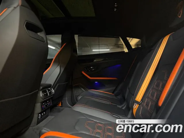 Lamborghini Urus — Фото автомобиля 14
