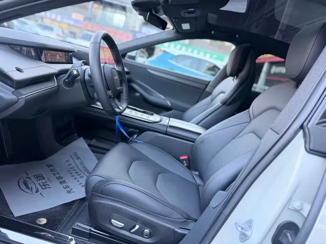 Xiaomi SU7 — Фото автомобиля 7