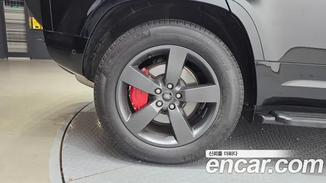 Land Rover Defender L663 — Фото автомобиля 5