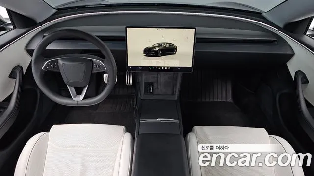 Tesla Model 3 — Фото автомобиля 10