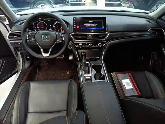 Honda Accord — Фото автомобиля 9