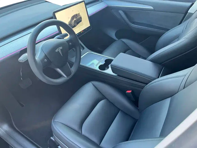 Tesla Model Y — Фото автомобиля 2