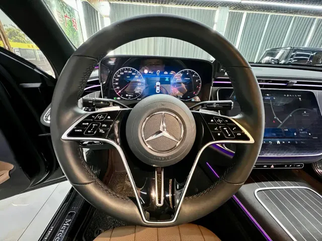 Mercedes-Benz E-Class — Фото автомобиля 11