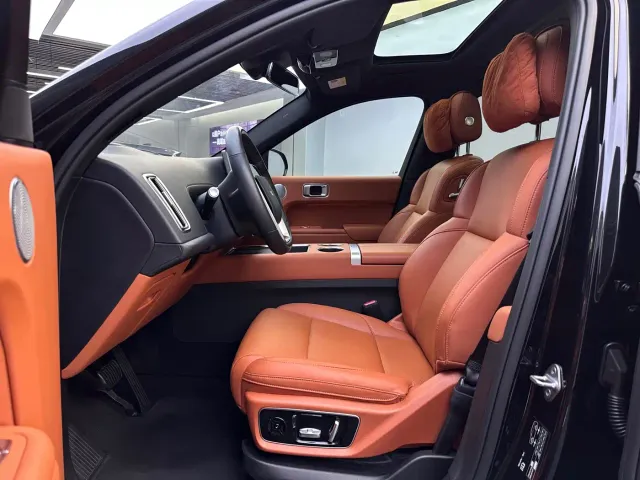 Li Auto L7 — Фото автомобиля 10