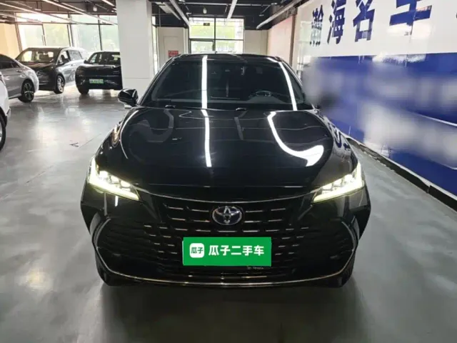 Toyota Avalon — Фото автомобиля 2