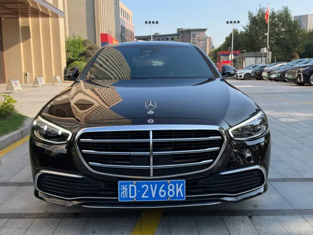 Mercedes-Benz S-Class — Фото автомобиля 2
