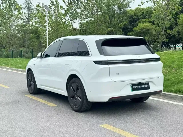 Li Auto L6 — Фото автомобиля 9