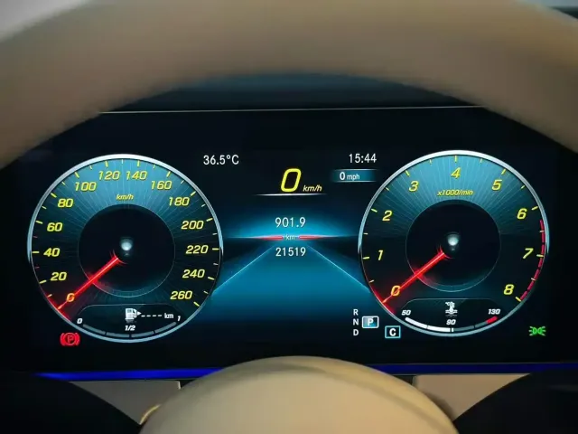 Mercedes-Benz E-Class — Фото автомобиля 5