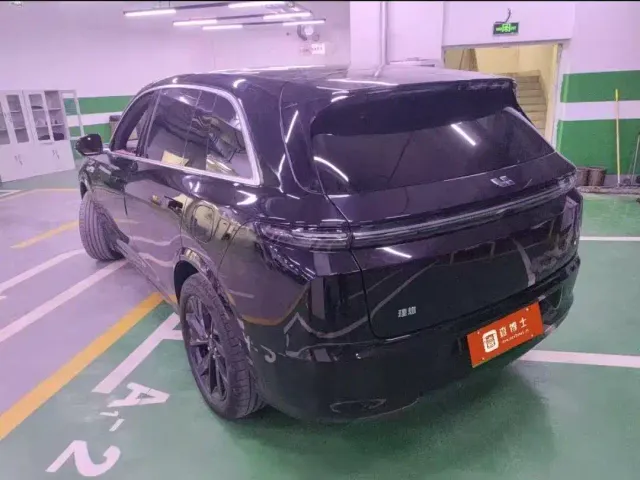Li Auto L7 — Фото автомобиля 4