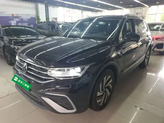 Фотография автомобиля — Volkswagen Tiguan L