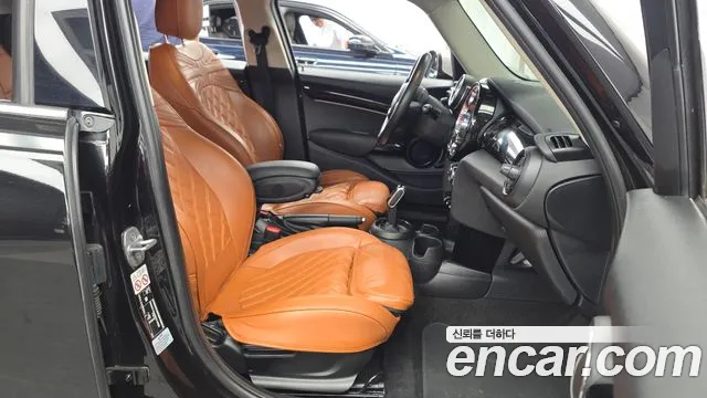 Mini Cooper Cooper 5 дверей Classic — Фото автомобиля 11