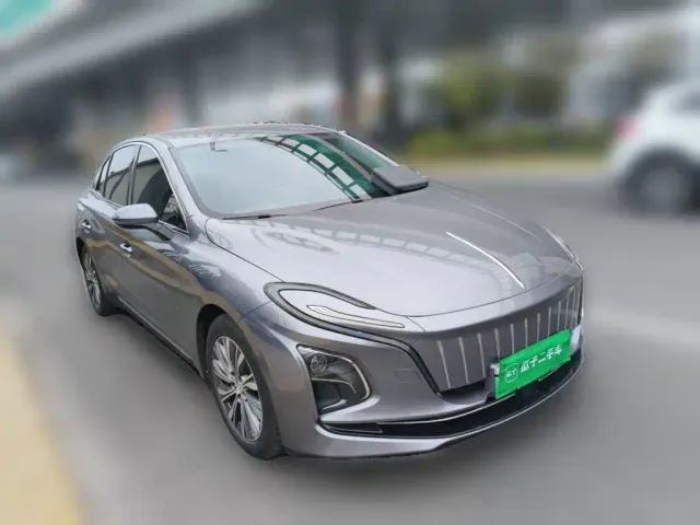 Hongqi E-QM5 — Фото автомобиля 3