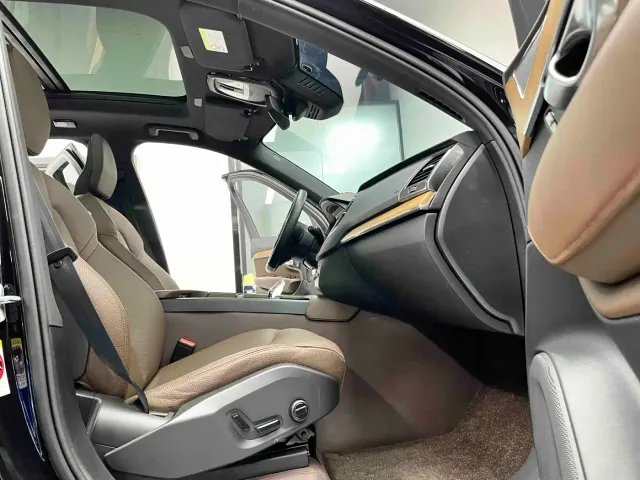 Volvo XC90 — Фото автомобиля 5