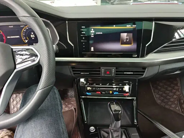 Volkswagen Passat — Фото автомобиля 12