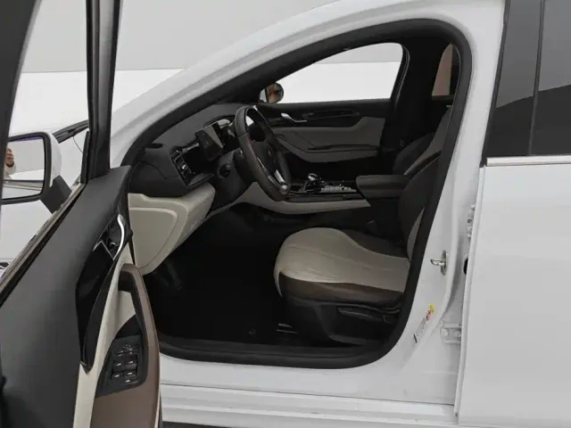BYD Qin PLUS — Фото автомобиля 9