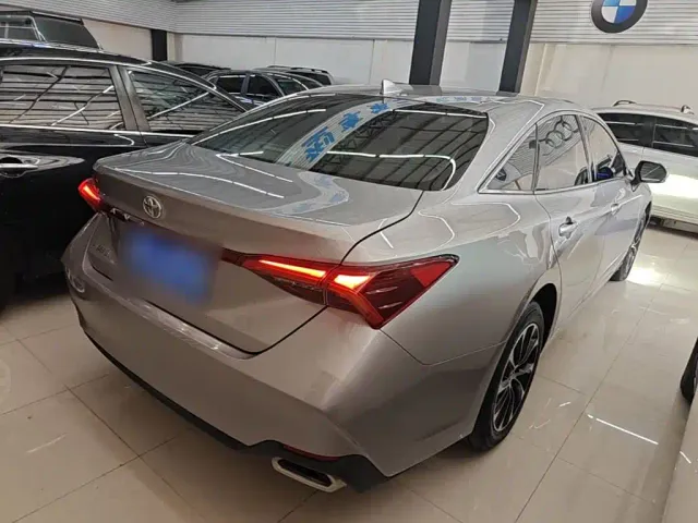 Toyota Avalon — Фото автомобиля 6