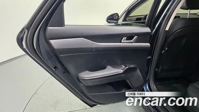 Kia K5 Новый K5 3 поколение 2.0 LPi(Для проката) — Фото автомобиля 25