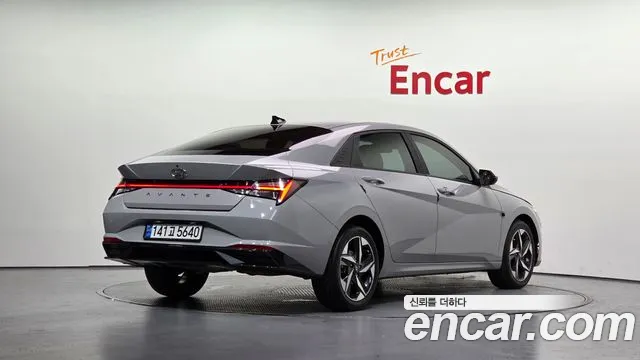 Hyundai Avante CN7 — Фото автомобиля 2