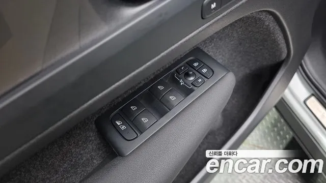 Вольво XC40 — Фото автомобиля 29