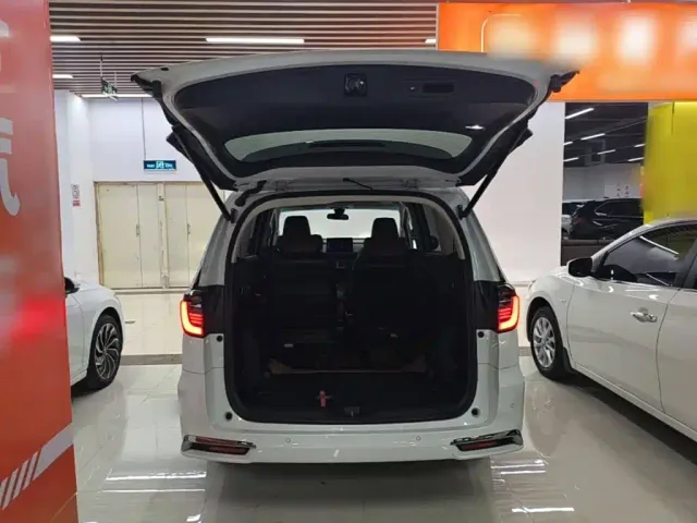 Honda Odyssey — Фото автомобиля 18