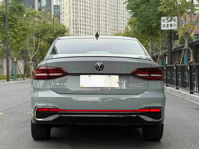 Volkswagen Lavida — Фото автомобиля 16