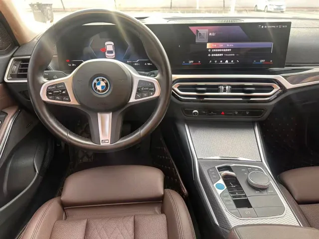 BMW i3 — Фото автомобиля 11