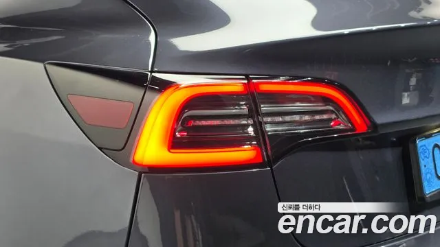 Tesla Model 3 — Фото автомобиля 23