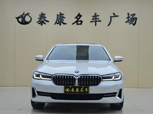 BMW 5 Series — Фото автомобиля 2