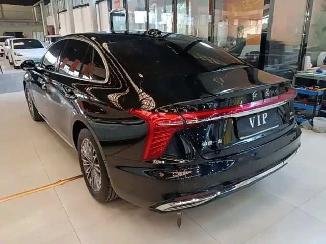 Hongqi H5 — Фото автомобиля 4