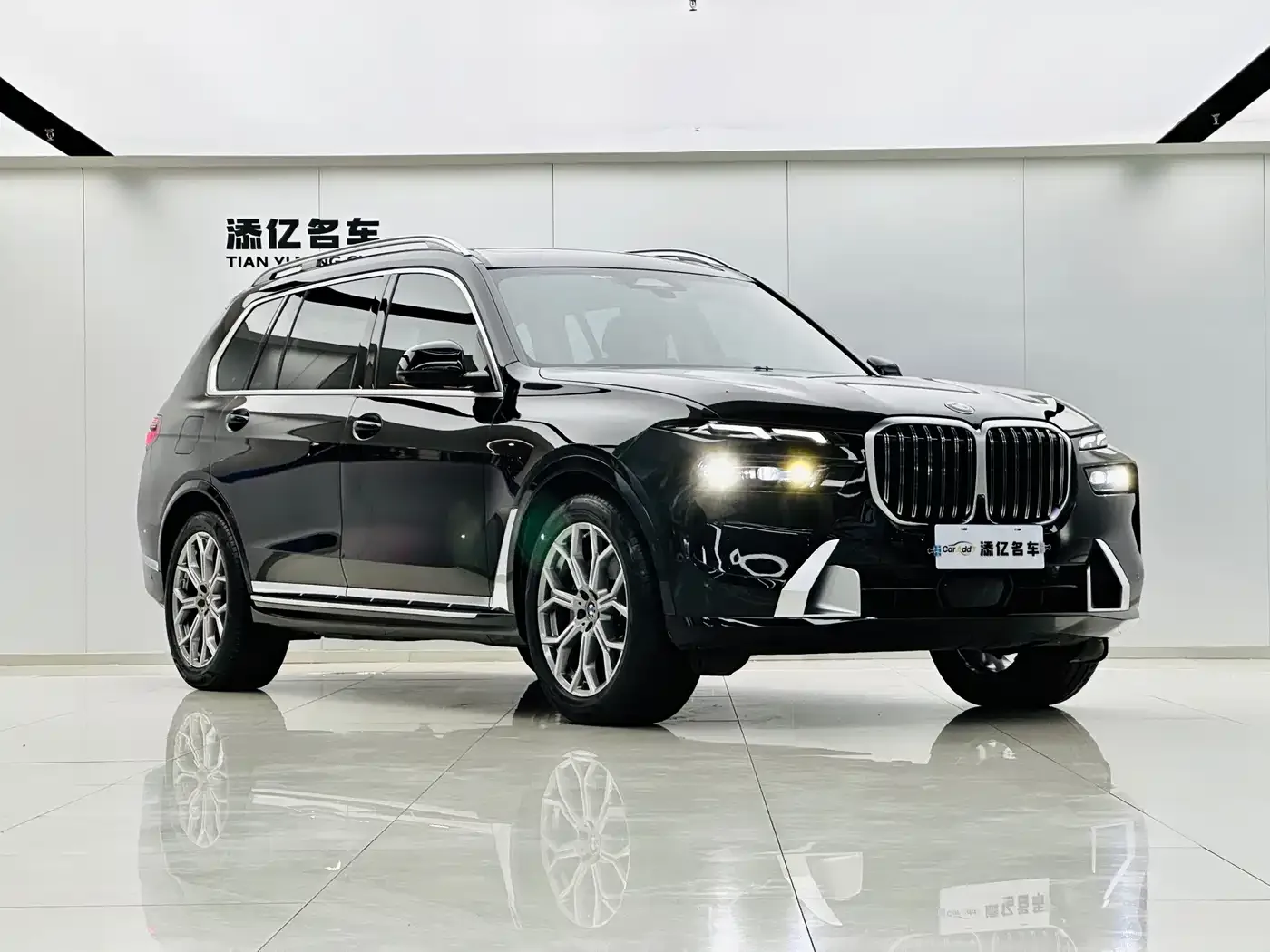 BMW BMW X7 2023 xDrive40i Leading Luxury Package — Фото автомобиля 3