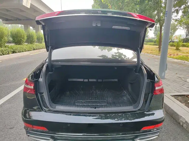 Audi A6L — Фото автомобиля 18