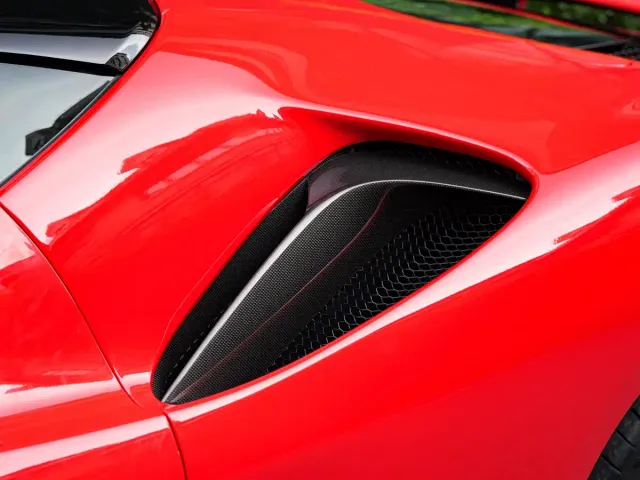 Ferrari SF90 — Фото автомобиля 8