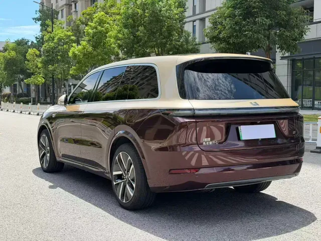 Li Auto L9 — Фото автомобиля 18