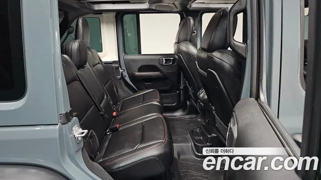 Jeep Wrangler JL — Фото автомобиля 11