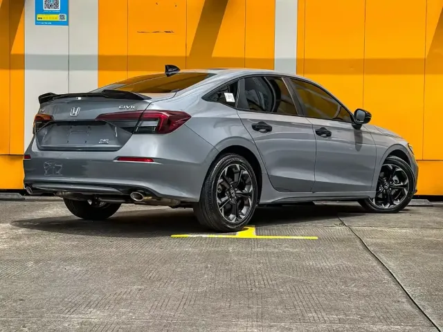 Honda Civic — Фото автомобиля 3