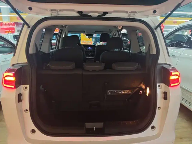 GAC Trumpchi M6 — Фото автомобиля 18