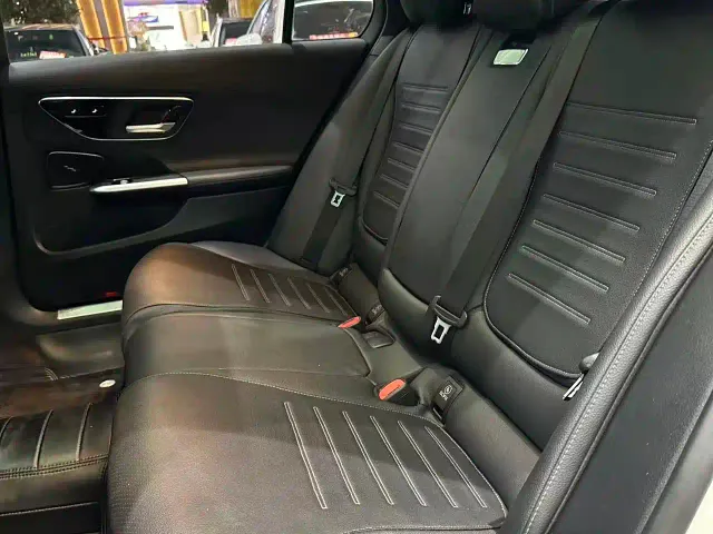 Mercedes-Benz C-Class — Фото автомобиля 7